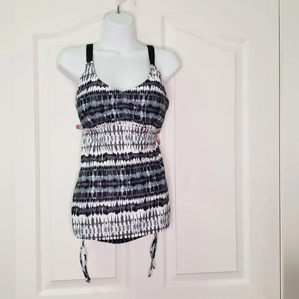 NWT Tempt Me Tankini Top Size Large